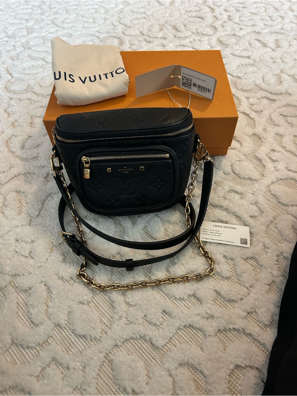 Louis Vuitton Black Leather Mini Bum  Bag with Gold Chain and leather strap - Picture 2 of 10